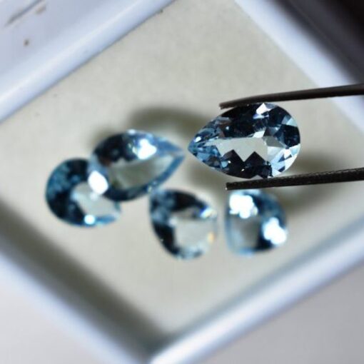 5x3mm sky blue topaz pear cut