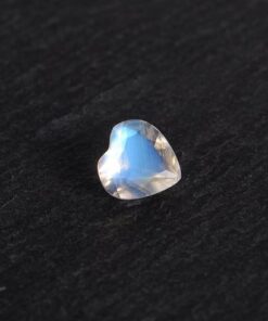 6mm rainbow moonstone heart cut