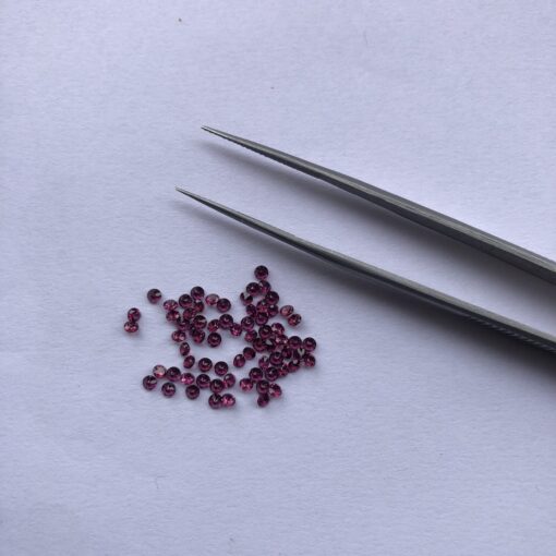 2.5mm rhodolite garnet round cut