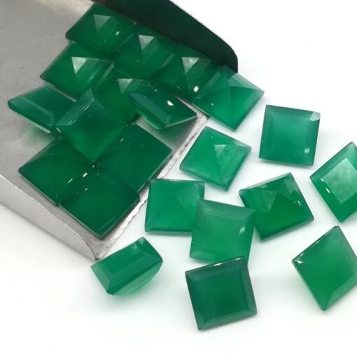 Natural Green Onyx Square Gemstone