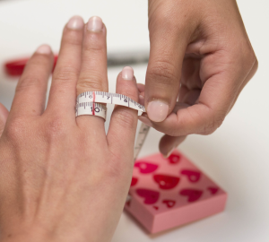 Guide: How to Measure a Ring Size at Home?